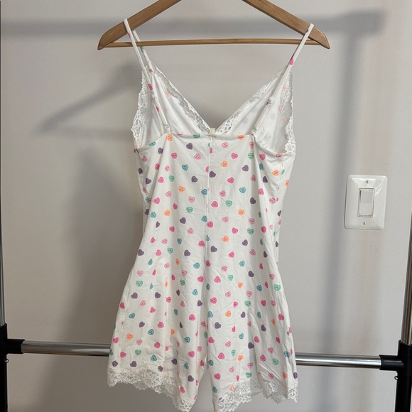 Ships today!! NWT Skims Fits Everybody Lace Triangle Romper Marble Candy Heart P - Picture 7 of 14